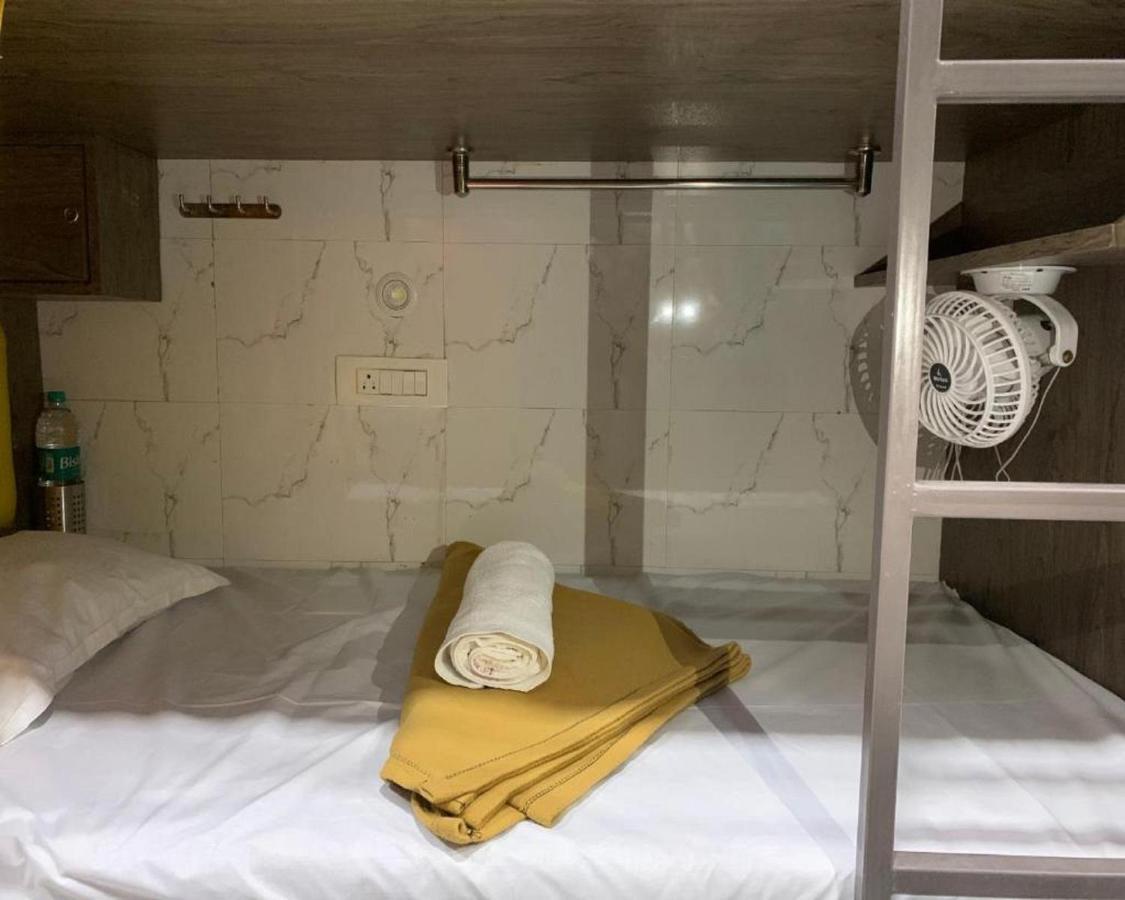 Neenava Dormitory Βομβάη Εξωτερικό φωτογραφία