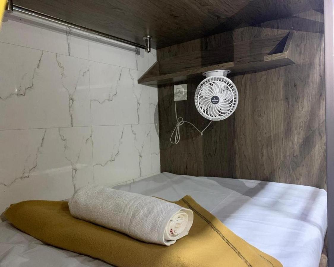 Neenava Dormitory Βομβάη Εξωτερικό φωτογραφία