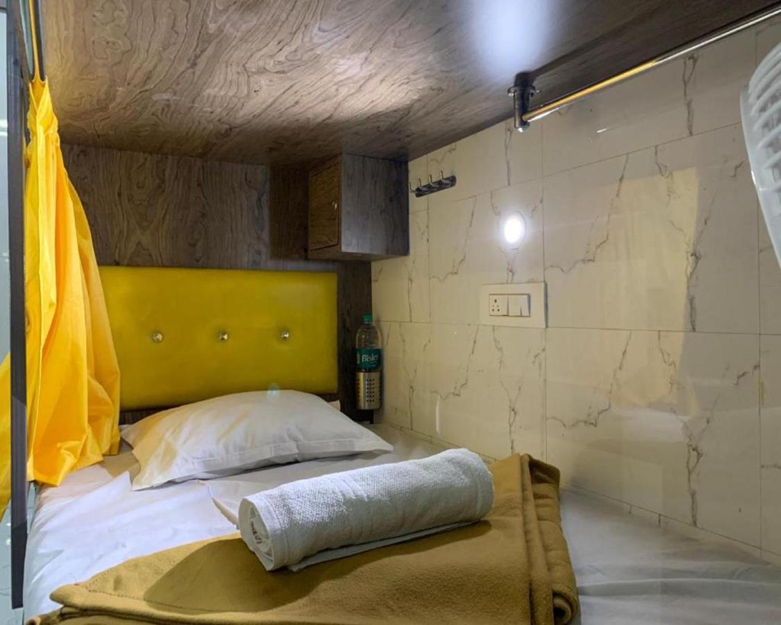Neenava Dormitory Βομβάη Εξωτερικό φωτογραφία