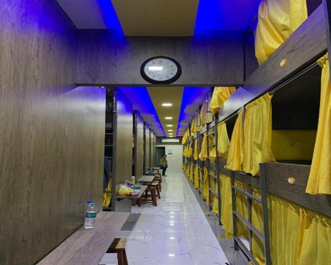 Neenava Dormitory Βομβάη Εξωτερικό φωτογραφία