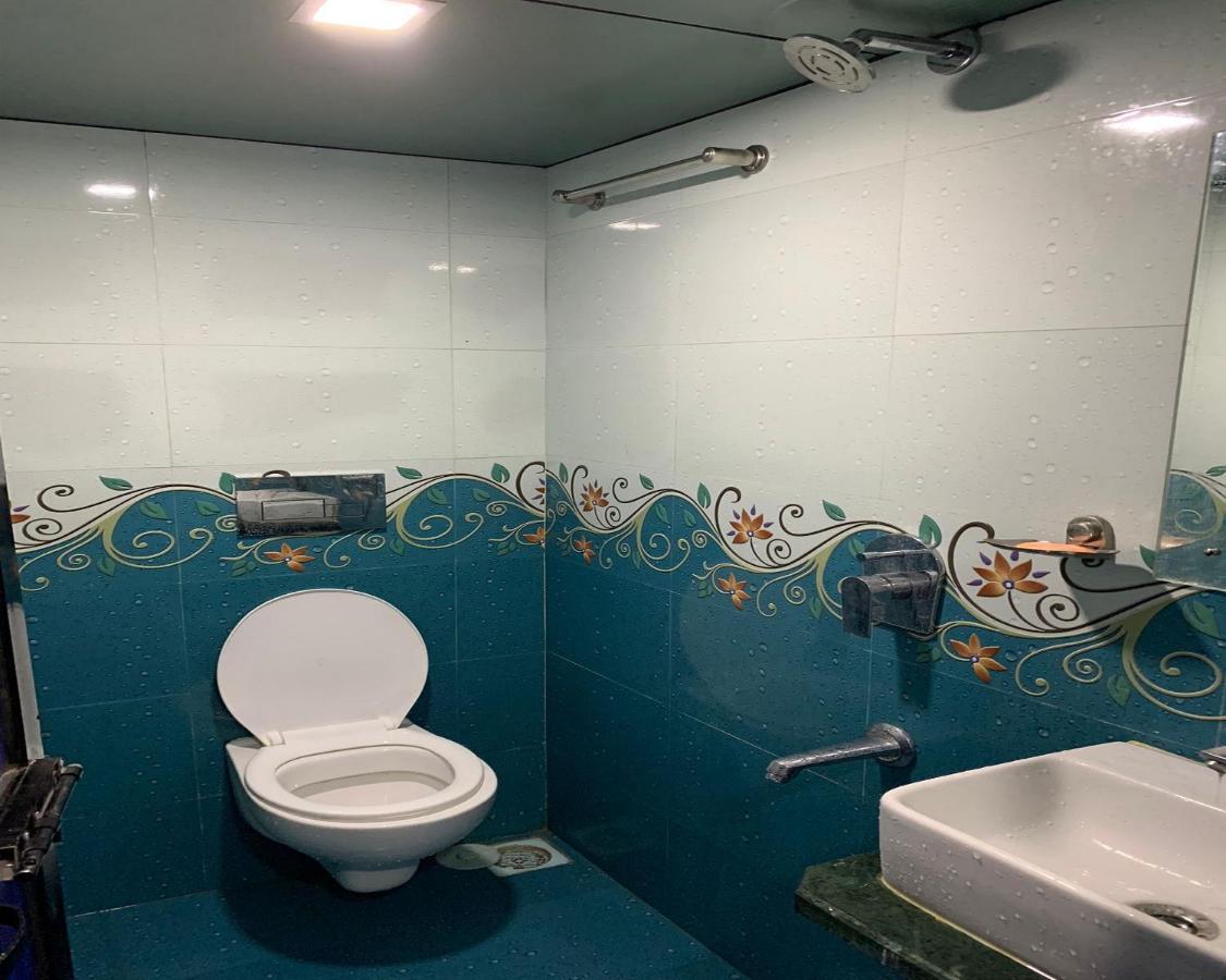 Neenava Dormitory Βομβάη Εξωτερικό φωτογραφία