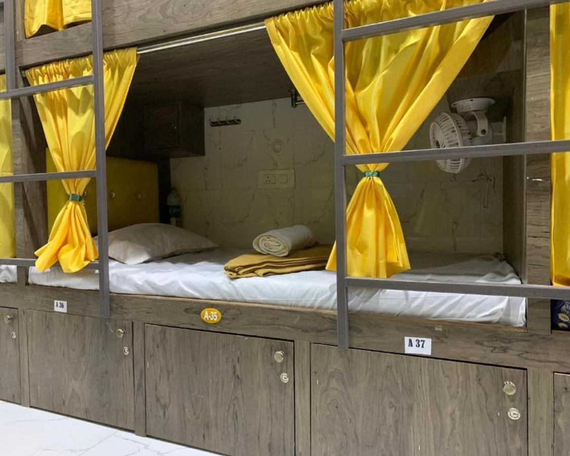 Neenava Dormitory Βομβάη Εξωτερικό φωτογραφία